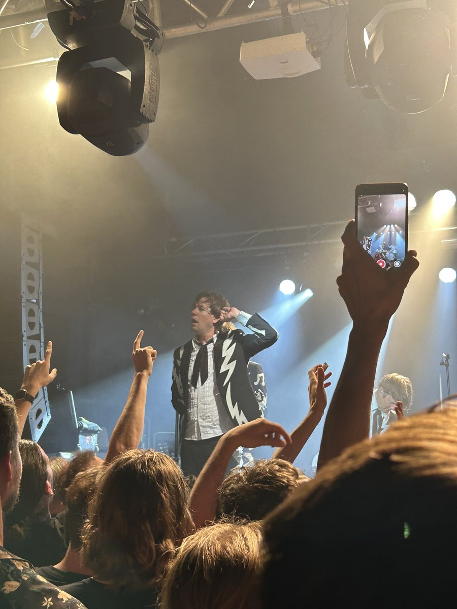 JJ Bull On Twitter Just A Reminder That TheHives Are The Best Live jj-bull-on-twitter-just-a-reminder-that-thehives-are-the-best-live