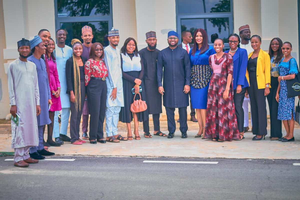 arkazaure's tweet photo. It was great spending time today with the @KDSG_KIF cohort to share my experiences. I also had some time to engage with HE @ubasanius. @KDSG_KIF is an amazing development program for early career professionals sponsored by @KadunaAtwork open to all Nigerians started by @elrufai https://t.co/PQsJfnYoUD