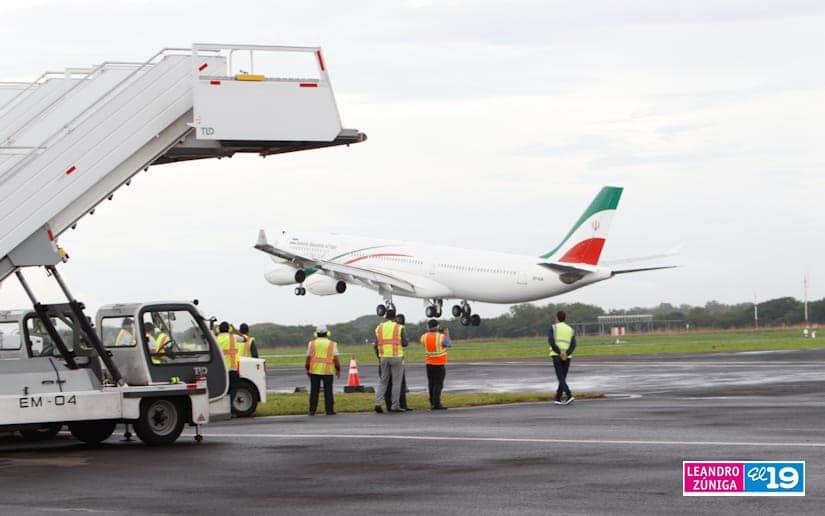 🥳🥳🎉🎉🎉 Ya en #Nicaragua el Presidente de la República Islámica de #Irán, Ebrahim Raisi y a su esposa, la doctora Jamileh Alamolhoda, primera dama de la República Islámica de Irán, junto con una amplia delegación
<a href="/robertojosequin/">Roberto Q🇳🇮</a> <a href="/Martha_Elena16/">🅼🅰🆁🆃🅸🅽🅰 ♥🖤 🐲 🇳🇮</a>