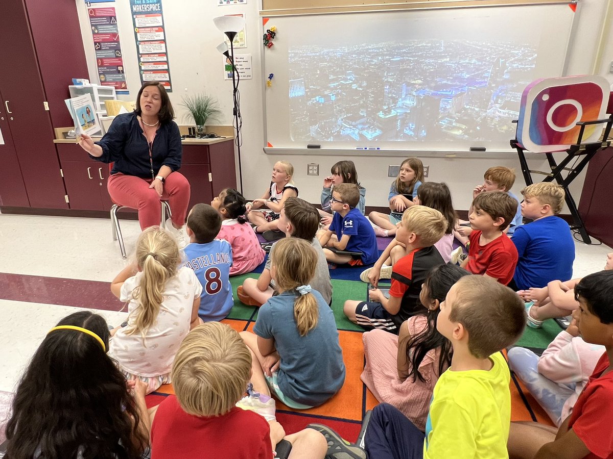 Today, <a href="/gumpgvhs/">Christine Gumpert</a> taught us all about JamBoard while we played with 2D shapes to make our own designer sandcastles! <a href="/ConcordGV/">Concord Elementary</a> <a href="/GVSD_ITS/">GV Tech Specialists</a>