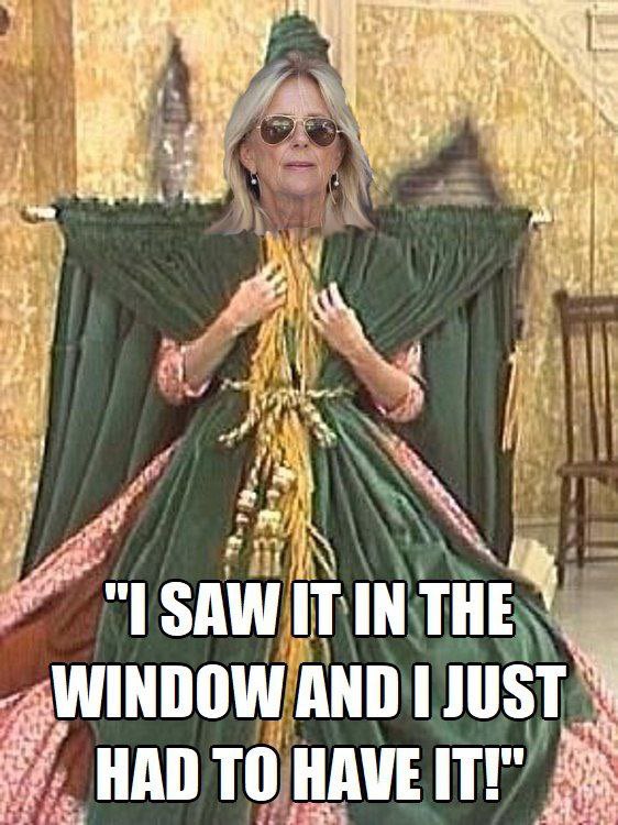 uhmrunn's tweet photo. @bourne_cia @ihateHYPOCRITEZ She dresses like a homeless woman she needs a shopping cart to complete the ensemble! #WorstDressed https://t.co/cxlLmqvxsC