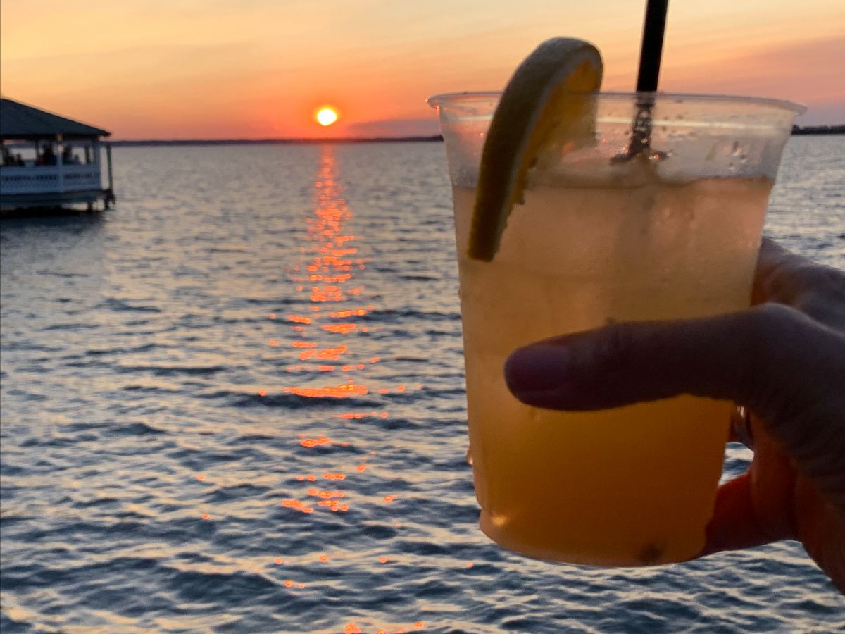 Craig's Summer Shenanigans in the DMV - mailchi.mp/49b975d60e9a/c… Hey friends - check out my latest newsletter. Find a gig near you!