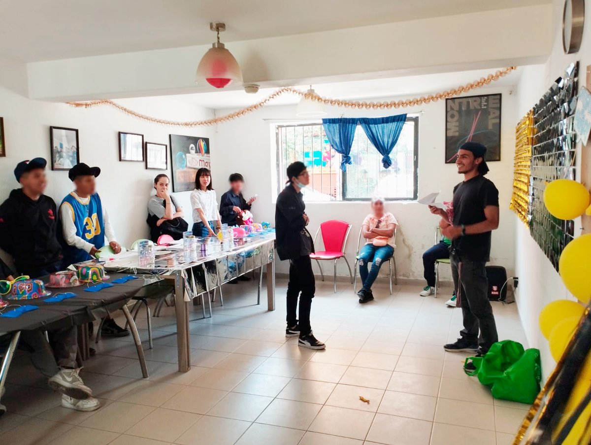 fproninosmx's tweet photo. En compañía de egresados, amigos y parte de la familia Pro Niños, festejamos el 14º aniversario de CTVI.
¡Felicidades educadores y chavos por su gran esfuerzo!
#CTVI
#YoSoyProNiños https://t.co/FzkHSkU5UQ