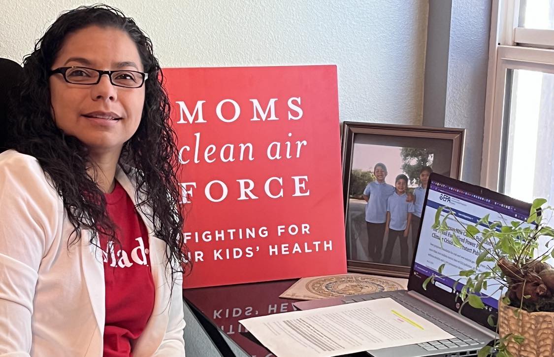 CleanAirMoms_NM's tweet image. I just urged @EPA to quickly finalize vital new standards to cut #climate pollution from power plants. Join me! TAKE ACTION via @CleanAirMoms #solutions4pollution #CutClimatePollution act.momscleanairforce.org/temiwey?utm_so…