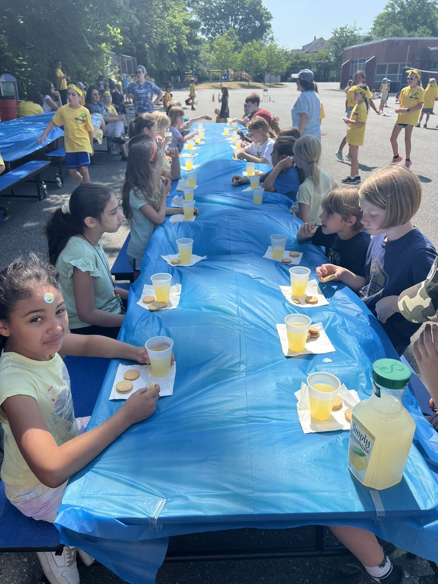 Thanks everyone for supporting Alex’s Lemonade Stand at Zane North today! Fighting childhood cancer “one cup at a time.” <a href="/Colls_ZaneNorth/">Mr. Santo</a> <a href="/AlexsLemonade/">Alex's Lemonade Stand Foundation</a> #collsedu