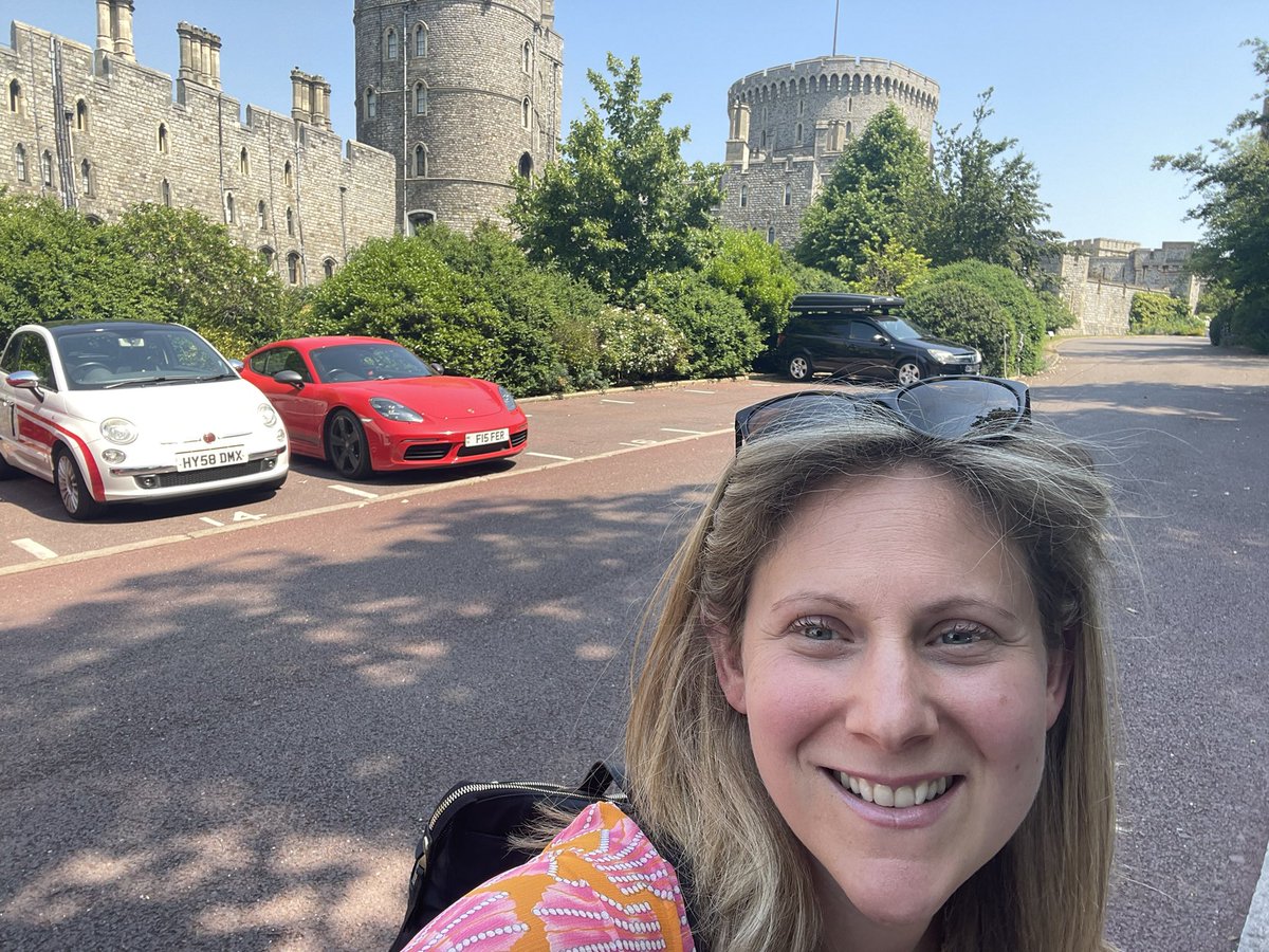 thinkcomms's tweet photo. I know I should be tired at this hour but I’m buzzing from spending the day with incredible participants of @faithinlship Senior Faith Leaders Programme. And being hosted at Windsor Castle is the icing on the cake. Huge scope within this growing network of purpose-led leaders. https://t.co/w6UFGwUiQo