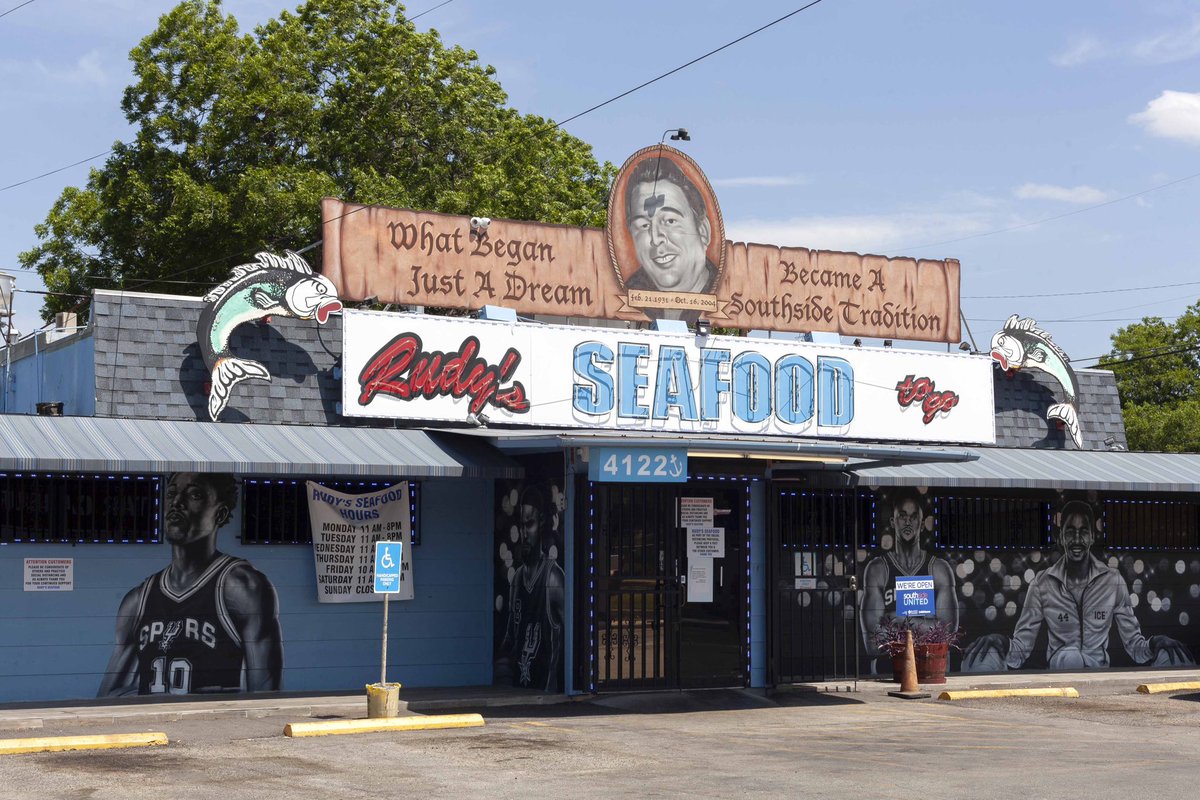 CleanGuayabera's tweet photo. Thank god I’m from the Southside. https://t.co/jNInUlmzZ7