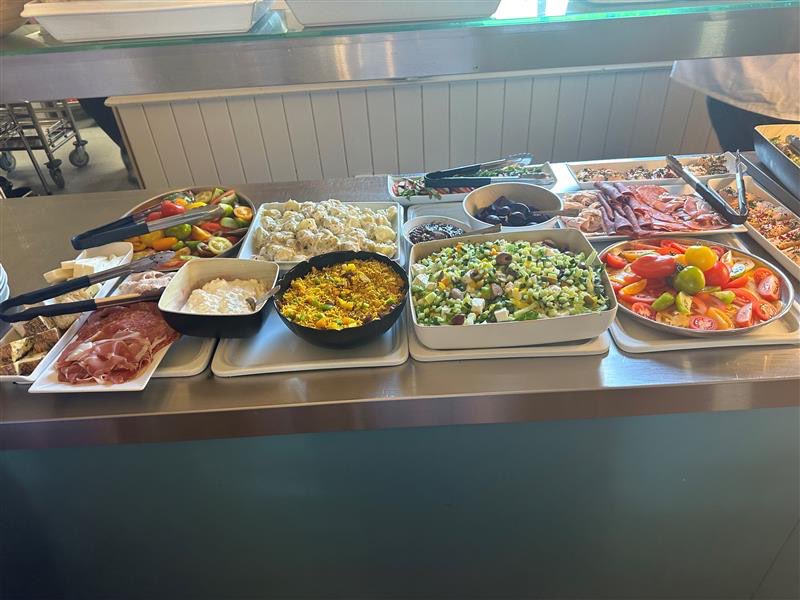 Robertson_Sed's tweet photo. An incredible array of salads and cold foods on the hottest day thank you @SswiganSmith it was truly delicious #superselection #saladbar 🍽️🥙🫑🥕🫒🥬🍅🥒🦋⭐️🤎 https://t.co/7Df0FzYT3p