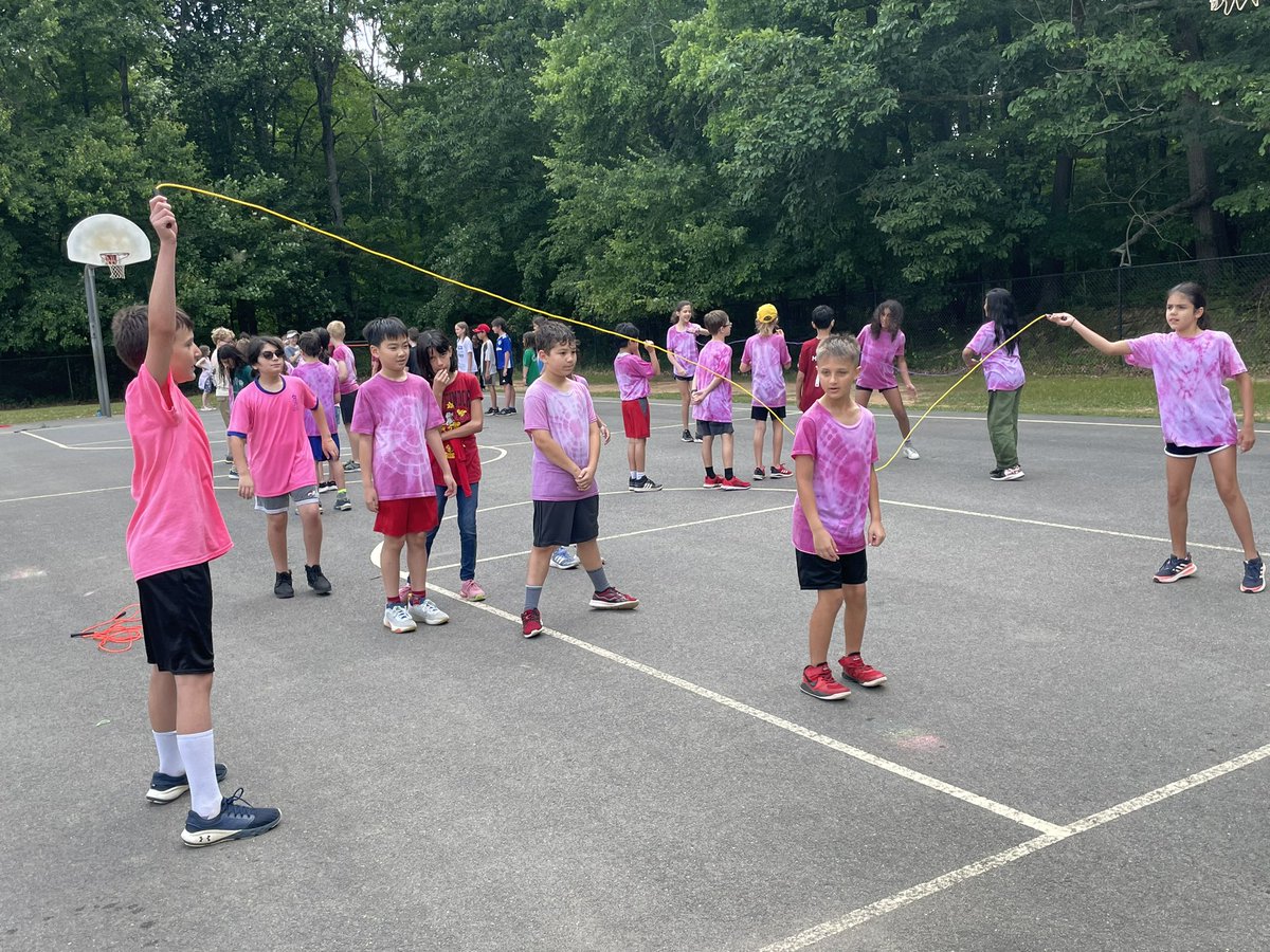 Field day Pt 2 <a href="/HuntersWoodsES/">Hunters Woods ES</a>  Best. Day. Ever #4thgraderocks #threemoresleeps