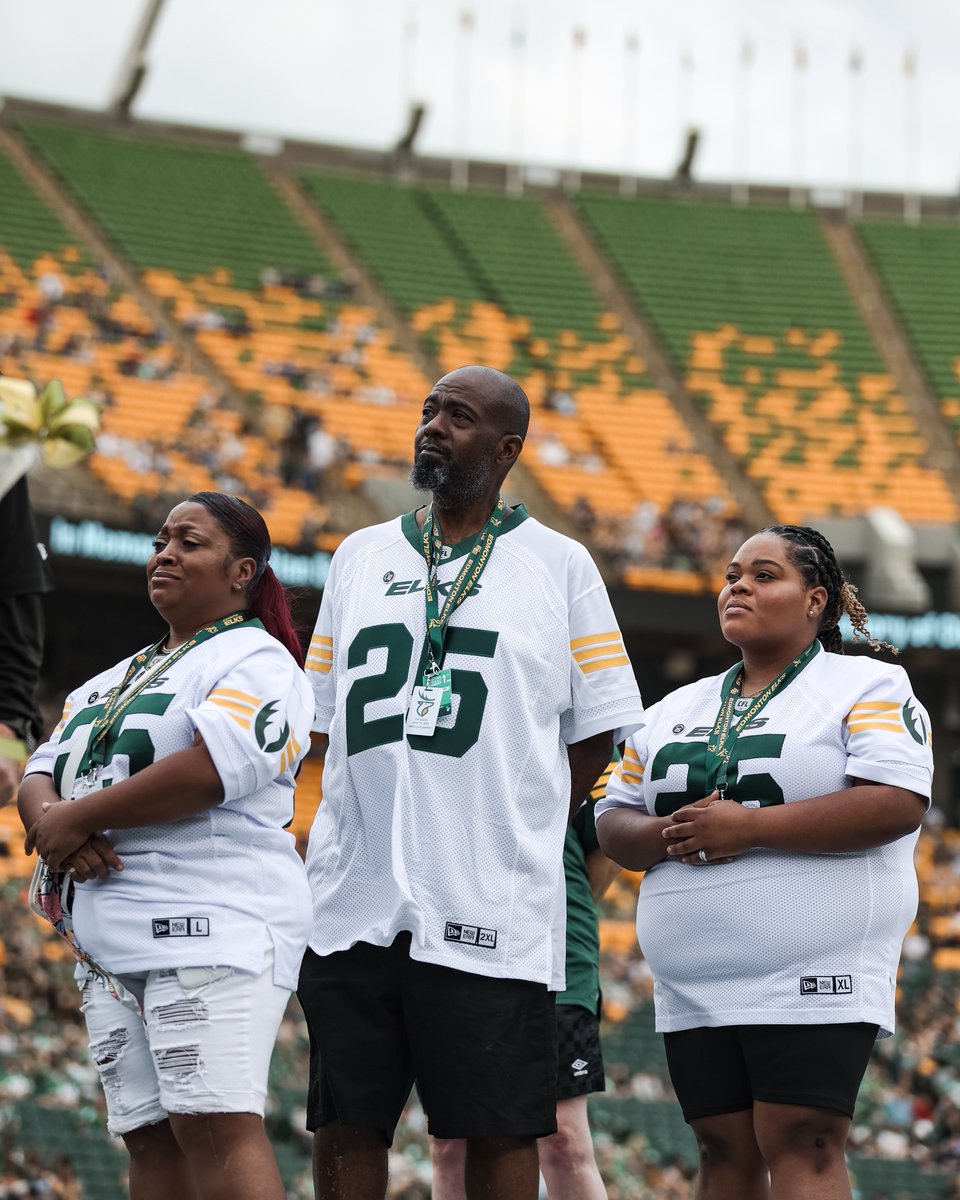 GoElks's tweet image. We won’t forget. 

On our minds Sunday and all season. 

We miss you, Christian 💚💛