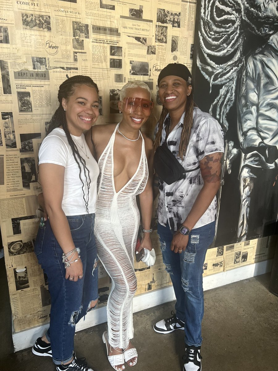 TreeLeaf_SYRUP's tweet photo. @JeLaminah is a walking and talking version of Good Vibes!! Spirit runs deep and I LOVED our conversation ❤️ #BaddiesEast #NormalCulture #Miami #ZeusNetwork https://t.co/x8D4FPTSHt