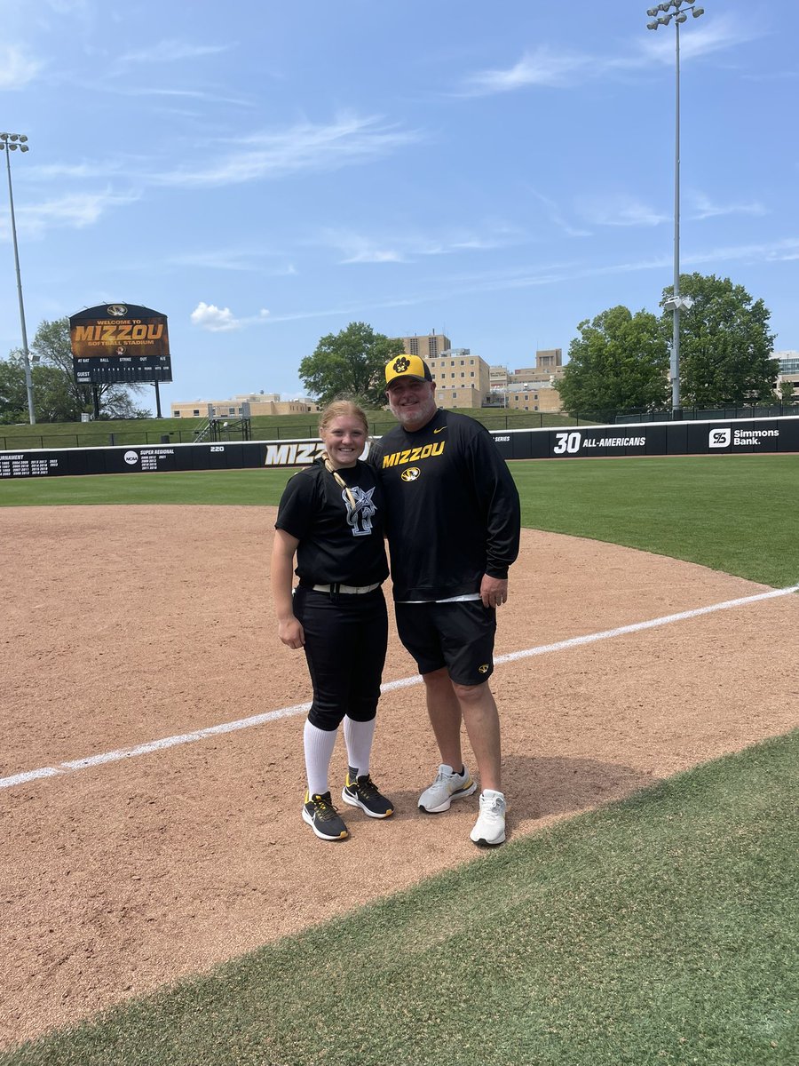 I can’t think of a better way to spend #WorldSoftballDay than at a Mizzou Prospect Camp! Thank you to all the coaches and players for a great camp! @ejonesrockchalk @SF_2K9Dragon @CoachLarissaA @coachMarino11 @J_Cottrill_ @livforshey @IHartFastpitch @MizzouSoftball @MizzouSBCamps