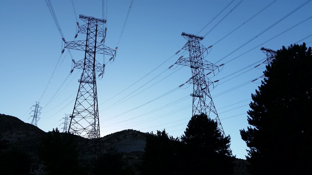 rumandsargassum's tweet photo. 🇺🇸U.S. Electric Grid Isn’t Ready for the Energy Transition. Here's why:
https://t.co/OBEhGl2Ch3 https://t.co/nHCGwIiJih