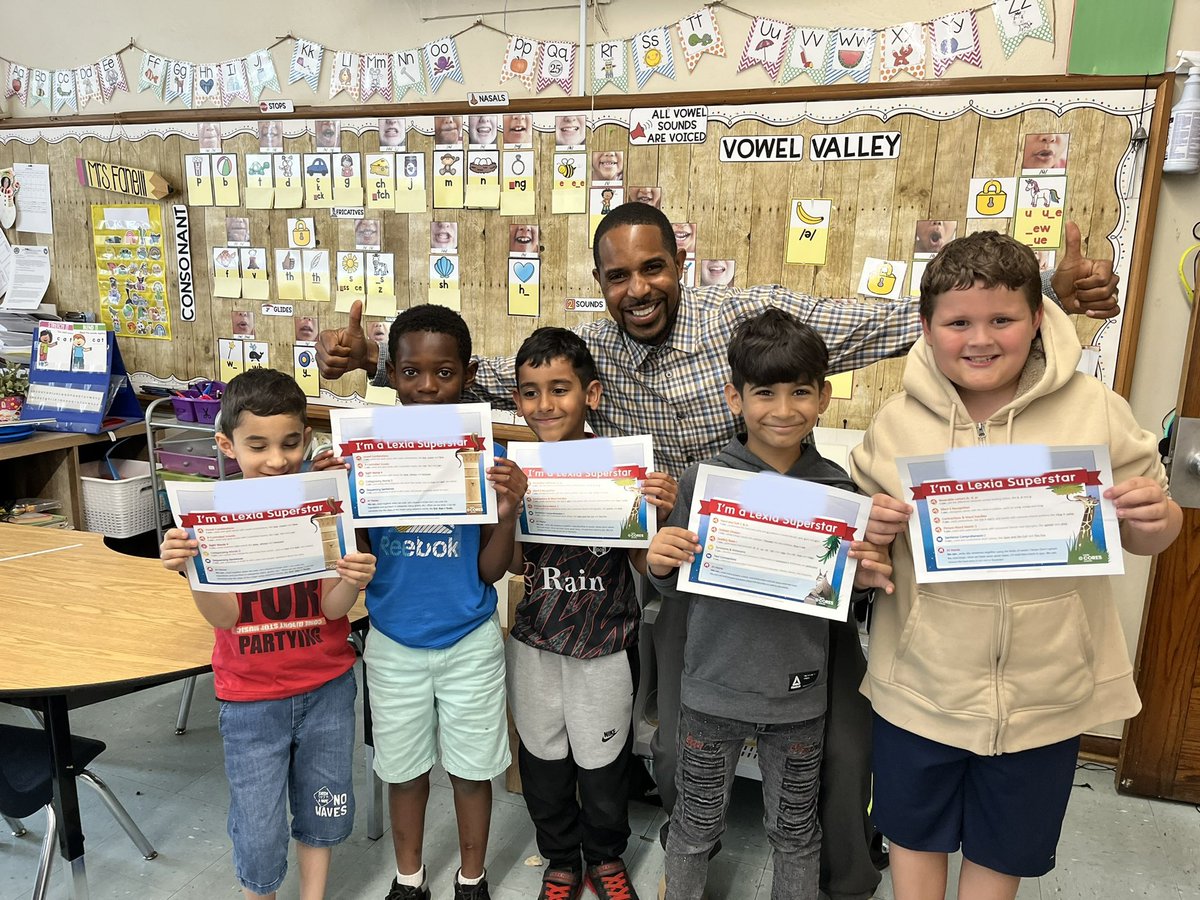 Mrs. Fanelli tweet media