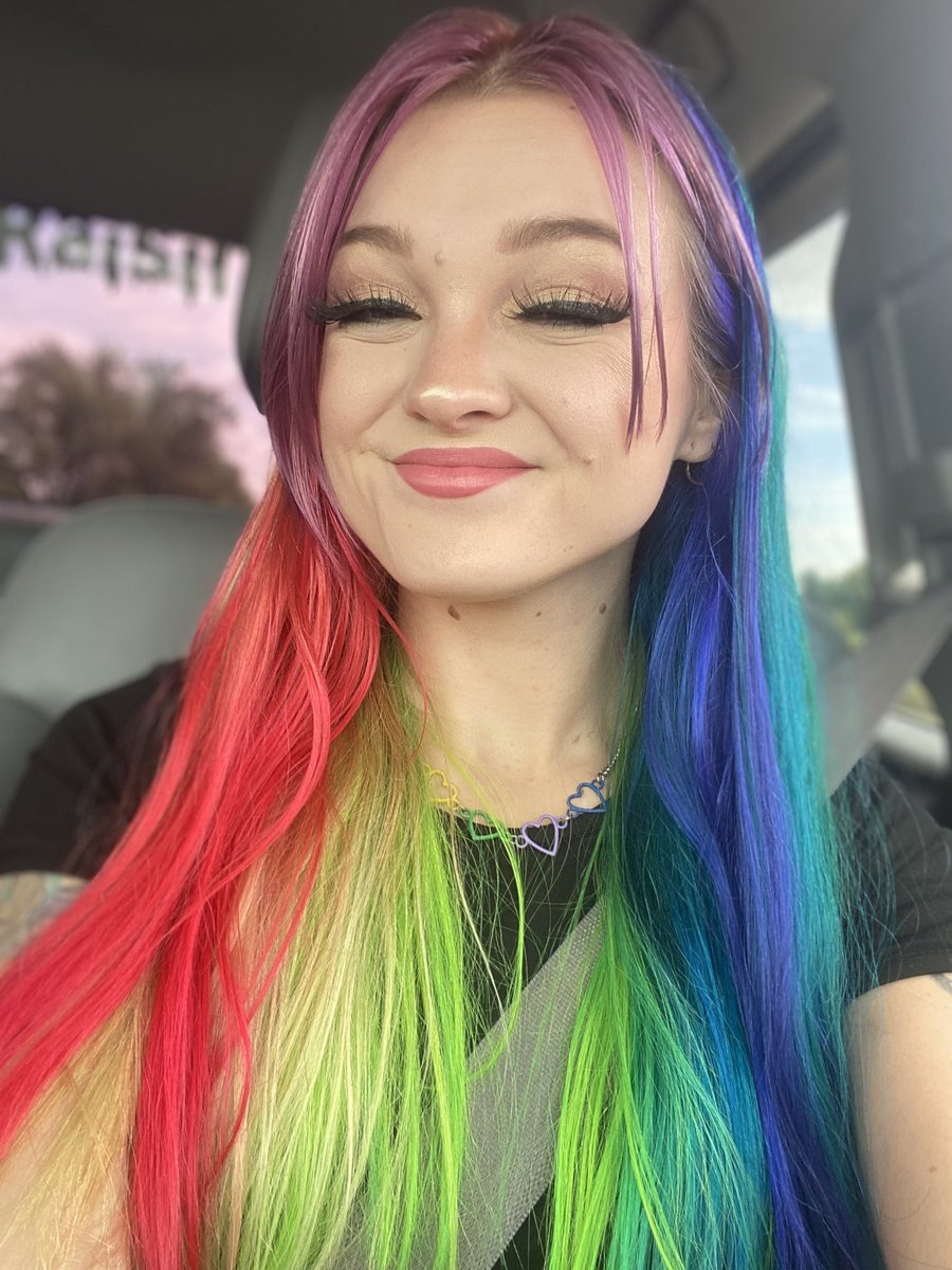 CGQ_official's tweet photo. 🌈❣️🎉 Happy pride #RainbowDash #Pride2023 #newhairwhodis #high https://t.co/bYsKRbCF3s