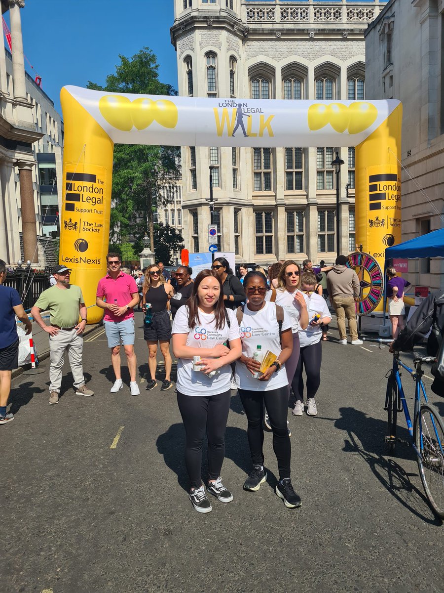 dianemorrison66's tweet photo. Yes. Its the #LondonLegalWalk 2023. Waiting for @HackneyLawCentr colleagues to make their way down.  The legal fraternity turned out in force. https://t.co/6qlRyAxp1y