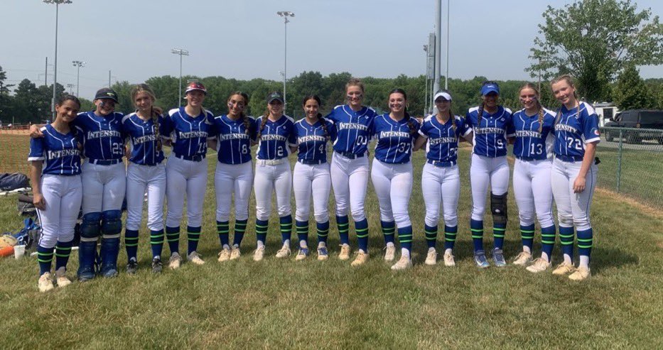 Starting off the season strong 5-0 at East Coast Showcase! A big thank you to all the coaches who attended camp on Monday, it was the perfect end to the weekend!  @HoyasCoachPat <a href="/gabrielaelvina/">Gabriela Elvina</a> <a href="/JenWilliamsDSB/">Jen Williams</a> <a href="/melissafinley23/">Melissa Finley</a> <a href="/bkalman23/">Brooke Kalman</a> <a href="/fister_t/">Teresa Fister</a> <a href="/CoachSii/">Sarah Sigrest Caffrey</a> <a href="/CoachSmith2121/">Paige Smith</a>