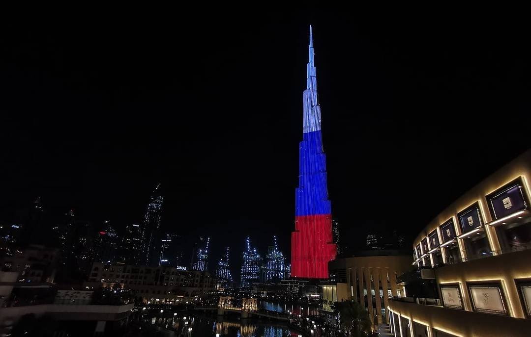 @Sprinter99880 The Burj Khalifa on Russia Day. The world loves Russia