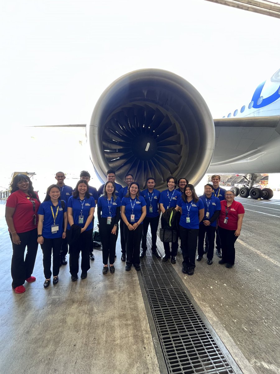 Our SFO United Summer Associates touring the Maintenance operations center. Thank you to our amazing tour guide John Nitenson and his Crew for having us. Starting off the summer strong 💪🏾 #teamSFO @united @Auggiie69 @EdwardLightle @ClarissaAtUA @ChidomGabby @flySFO