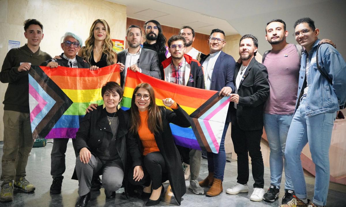 ELTIEMPO's tweet photo. #Atención • Proyecto para prohibir 'terapias de conversión' a comunidad LGBTIQ+ pasó primer debate ↓
https://t.co/dQhvn0eLfk https://t.co/orf0Bh1gju