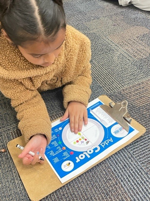 AHAArizona's tweet image. #AddColor &amp;amp; eat fruits &amp;amp; veggies! Recently, AHA Phoenix engaged 1,000 students &amp;amp; staff for a “Color My Plate” activity at @csdsocial  @LomaLindaSchool @LCKDragons .THANKS, Shari &amp;amp; Erik Miller &amp;amp; the For Those Without A Voice Foundation for supporting this initiative!