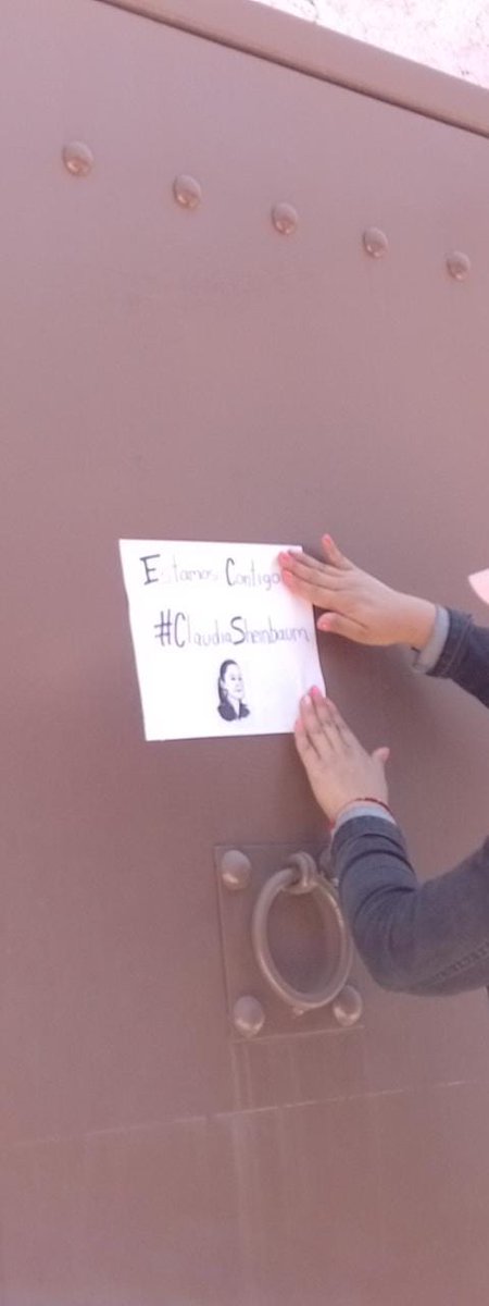 Raynec16's tweet photo. @hdemauleon @PamCerdeira @lopezdoriga @latinus_us @beltrandelrio @Pajaropolitico @nayaroldan 
Los que no son iguales mandando a hacer campaña para @Claudiashein acto totalmente ilegal.
Esto ocurre en @IztacalcoAl https://t.co/Q2qHts1mc8