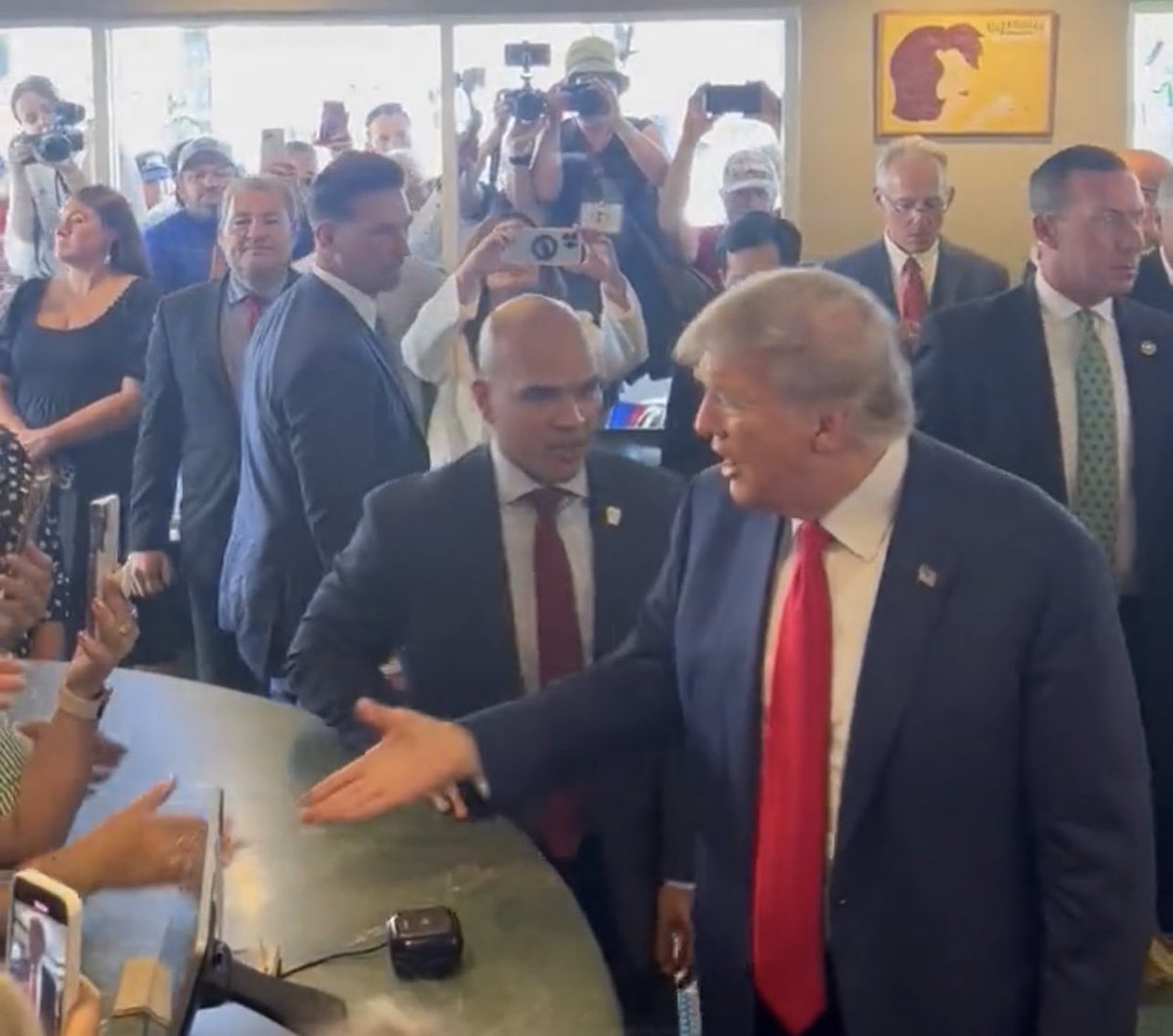 Really American 🇺🇸 tweet media