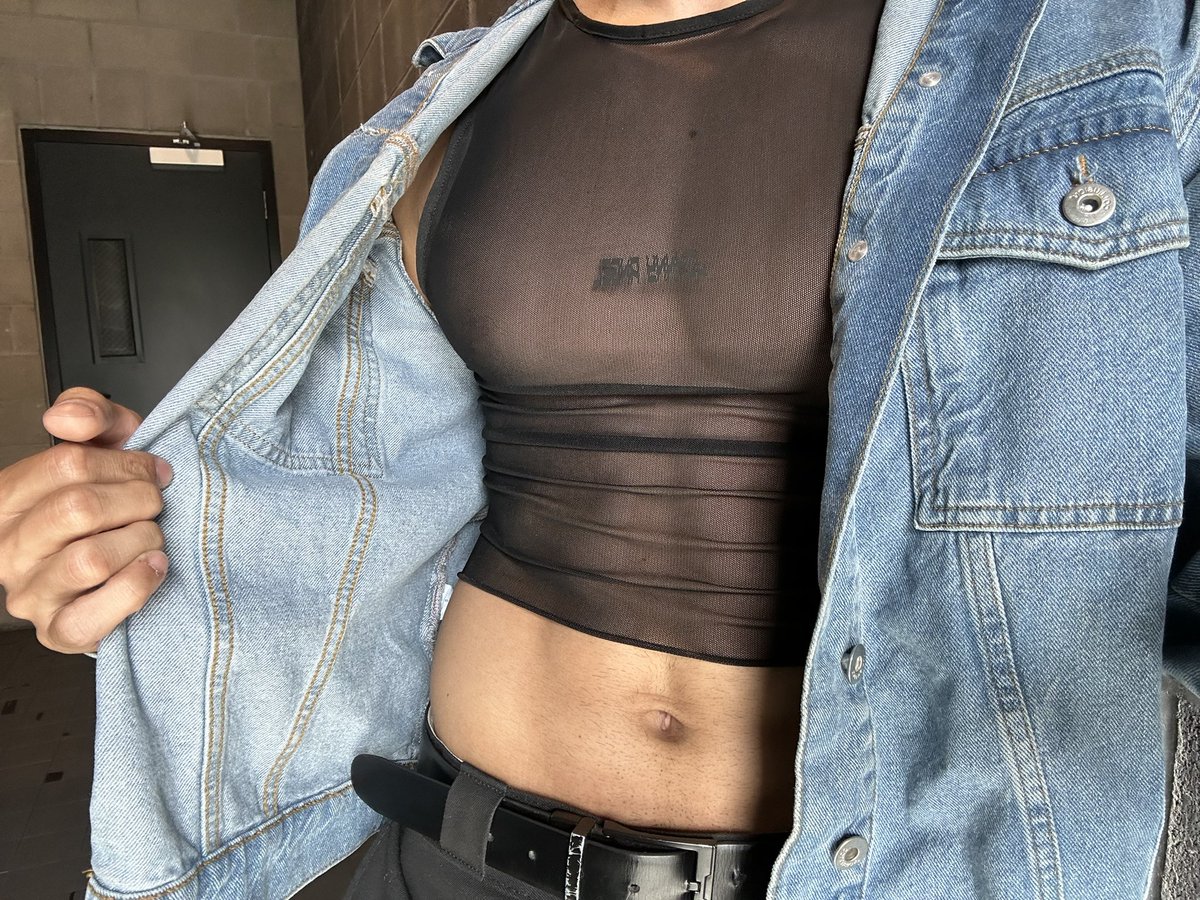 juanvenchy's tweet photo. about to get into an uber with my tits out headed on down to the applebees in case y’all were wondering what kinda time i’m on rn https://t.co/erTvsrEhOU