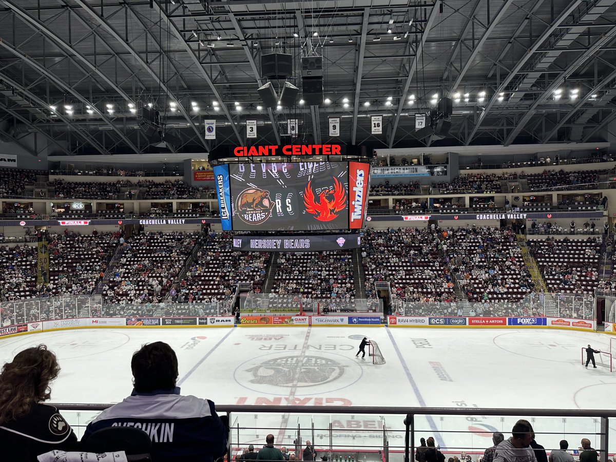 hollowtim's tweet photo. @rmnb Ready for Game 3 in Hershey :) https://t.co/paHJ4ORAyy