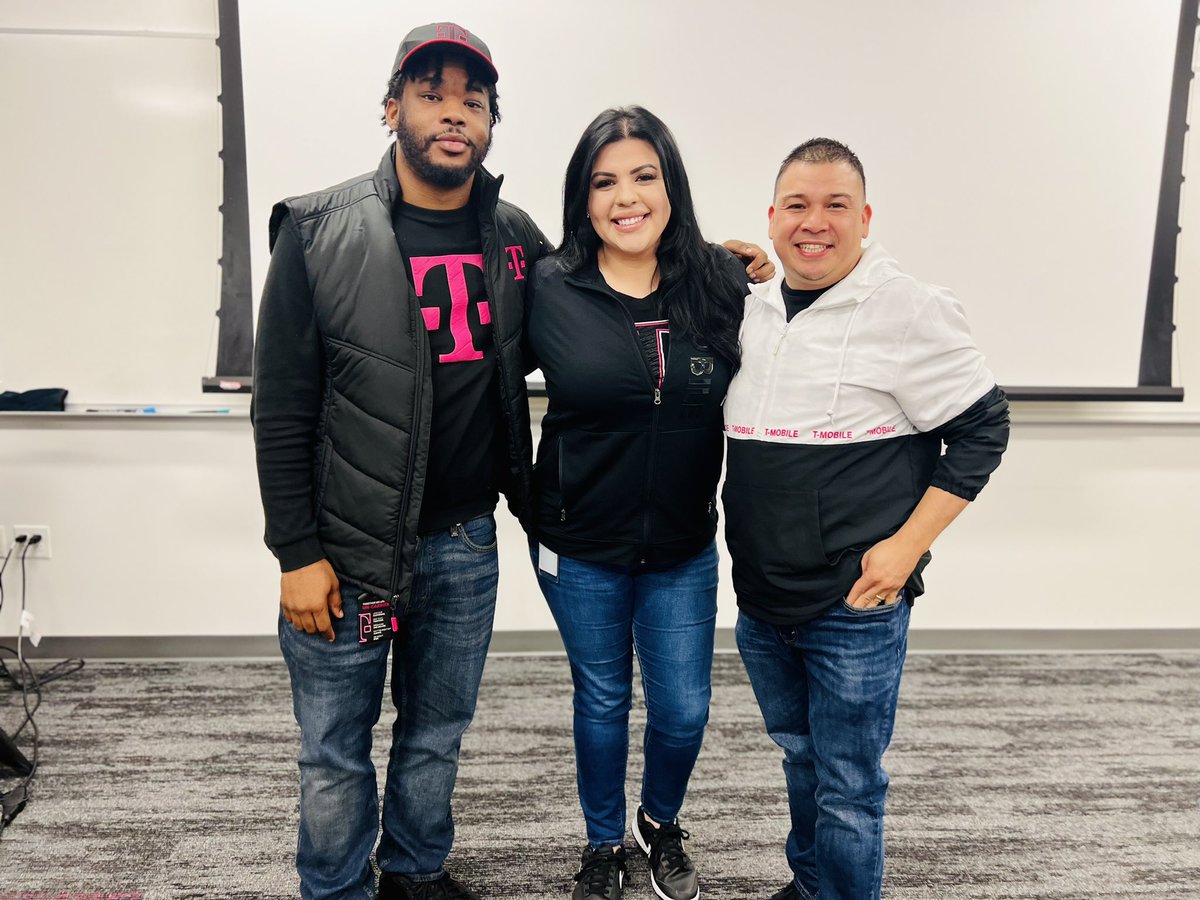 Christi_DFWS's tweet photo. I am just so proud of these two FINomenal leaders! Thanks for being so awesome! π¦π₯ #ProudMamaShark #DFWSouthSharks @Magenta_Ricardo @tmosaage @tobiastjones https://t.co/CUU8gSAEhK
