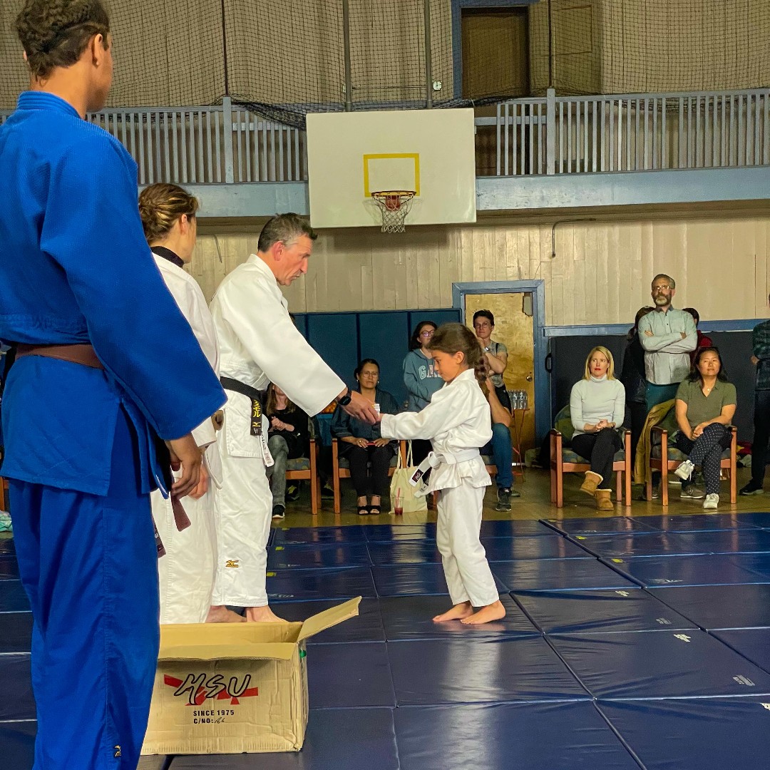 lelyceeSF's tweet photo. ASH AES Judo student worked hard on their technique this year. Their efforts were rewarded last week during a Judo belt ceremony at the Waller Center. 45 kids received their new belt marking the transition to the next level. Congrats! 🥋👏

#LFSFsports #LFSFjadore #LFSFthrives https://t.co/7pm3U3hf2A