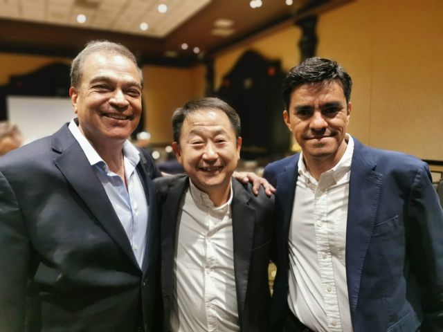 . <a href="/ViewhausL/">ViewhausOficial</a> CELEBRA 20 AÑOS DE LA MANO DE SONY: 'RECIBIMOS TRES PREMIOS DE DISTINCIÓN'

#JuanCarlosMedina, Director General, habla sobre su relación con SONY, Canon, FLUOTEC y AEQ, entre otras, y la instalación de los estudios #MediaproMéxico.

NOTA 👇 newslinereport.com/tecnologia/not…