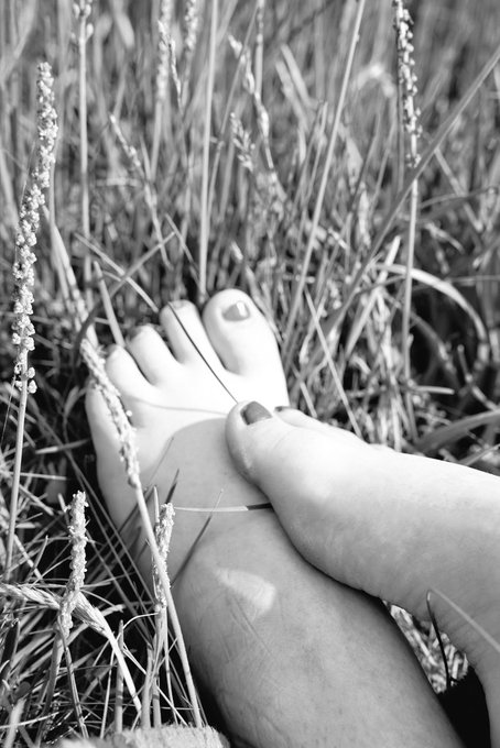 Touching grass https://t.co/pbt48suegT