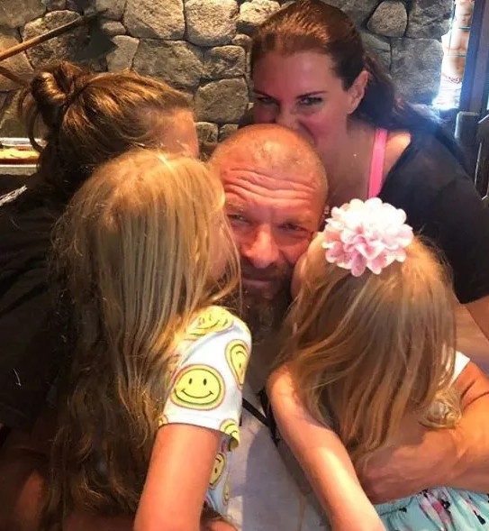 CerebralMonarch's tweet photo. Even in my busy schedule as a World Champion and CEO, I always find time for family. https://t.co/ZmyhJh3DDB