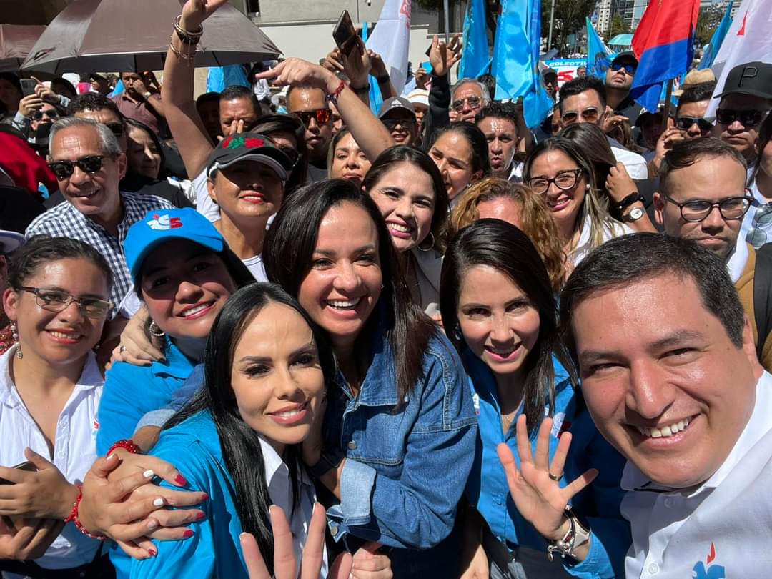 "No nos arrebatarán la oportunidad de desarrollo, de progreso y de obras con dignidad. Ahora más que nunca, todos los militantes, juntos en esta lucha", <a href="/ecuarauz/">Andrés Arauz</a>.

#VolveremosASerPatria