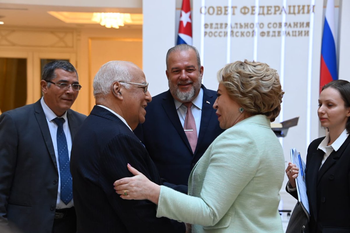 MMarreroCruz's tweet photo. En nombre del Presidente de la Asamblea Nacional de #Cuba 🇨🇺 y de sus diputados, transmití un saludo afectuoso a los senadores del Consejo de la Federación, a quienes agradecemos las muestras de solidaridad hacia nuestro país, especialmente en la denuncia contra el bloqueo. https://t.co/rpRZa06lvW