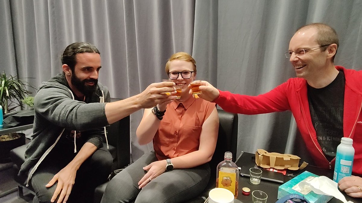 knelson92's tweet image. Post Keynote tradition :) Thanks everyone for coming to our keynote and our successful live demo!!!  @guilhermeStein @matthewdbooth #weareopeninfra #magnum #clusterapi #openinfrasummit