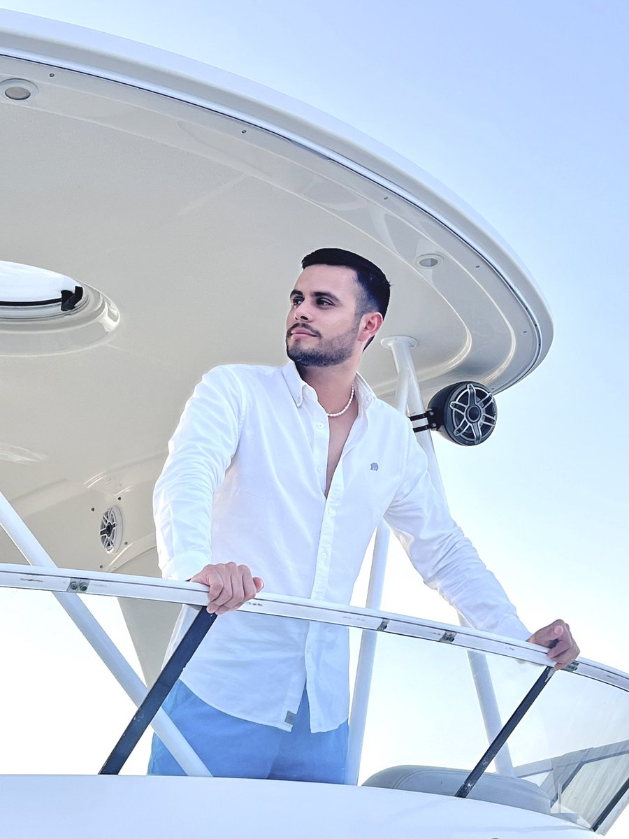 Cesarcul's tweet image. Porque la vida es seguir remando y poquito más 🌊