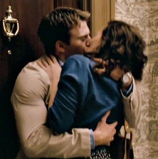 Ella                /                     Yo