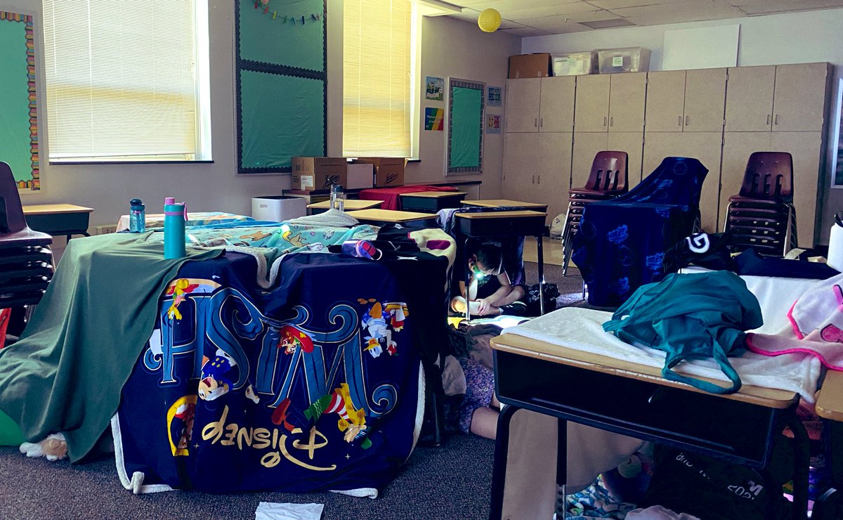 Last day “camp out”! Students enjoyed reading with friends and flashlights under their “tents” on our last morning together!📚🔦🎉 <a href="/ChaddsFordUCFSD/">Chadds Ford</a> @UCFSD