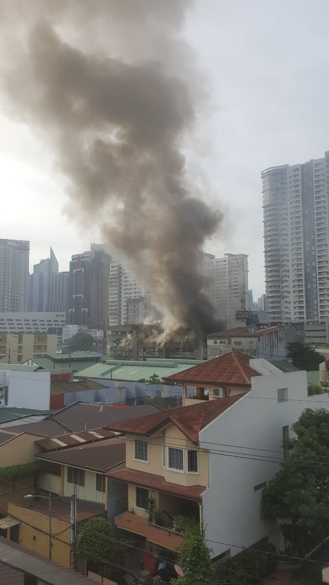 Fire ongoing 🙏🏾 Pls avoid Yakal St. San Antonio Village #Makati