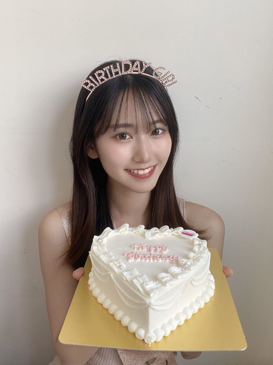 mjc2022_04's tweet photo. おはようございます✨

私事ですが今日22歳になりました🥂

早速お祝いのメ���セージ下さった皆さんありがとうございます☺️

これからも皆さんとSNSなどを通して交流出来たら嬉しいです！ https://t.co/c8wGZKkS9v