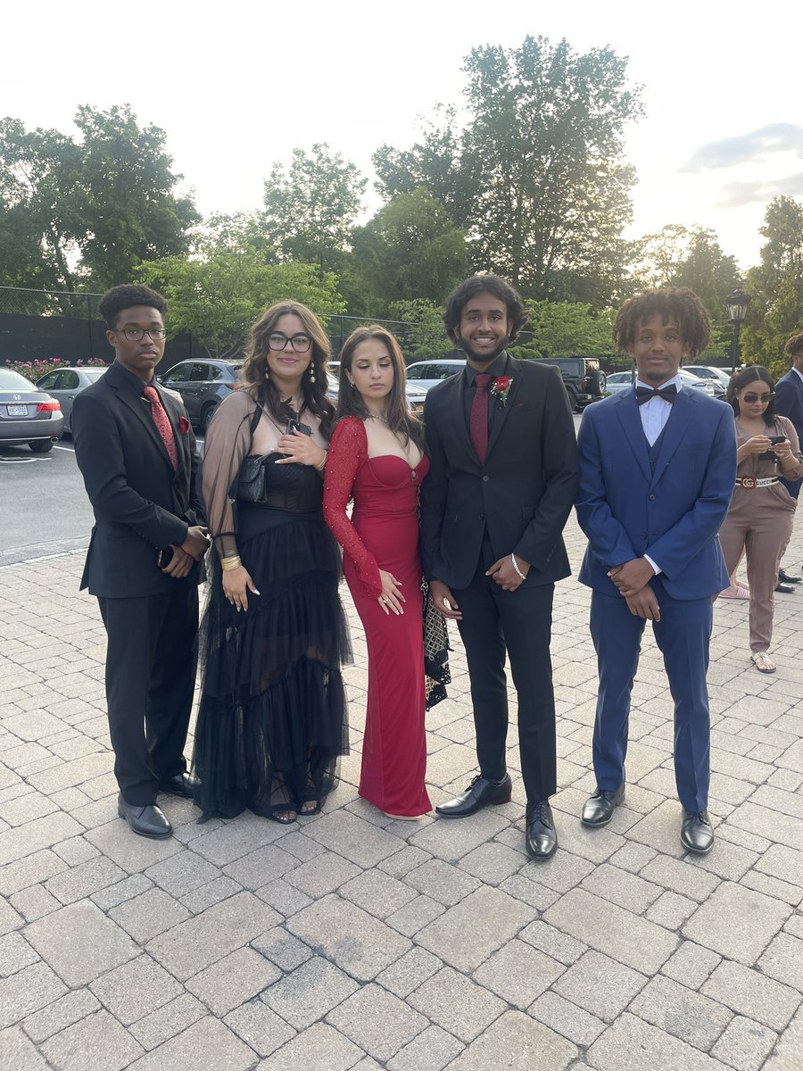 YMHS Senior Prom - Making it a night to remember