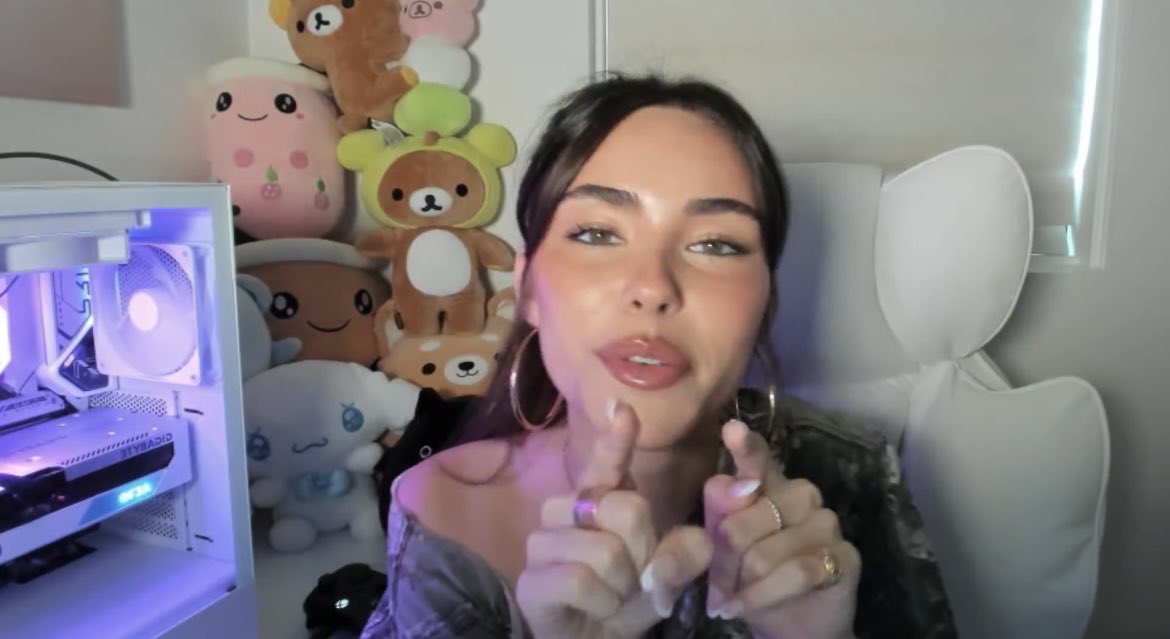 ambrine 🛸 on Twitter: "madison elle beer put your phone away and don’t