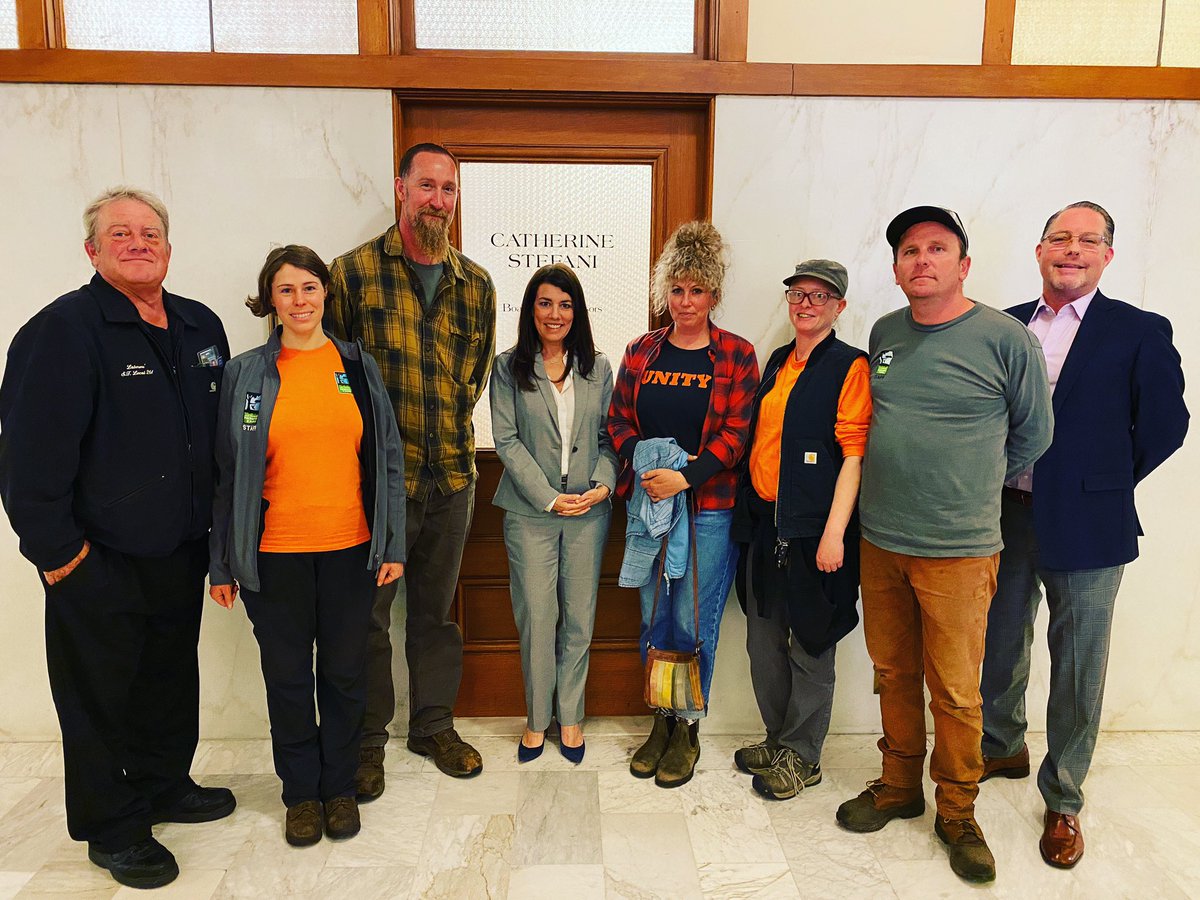 Liuna261pec's tweet photo. Advocating for our colleagues at City Hall makes a difference. #LiUNA261PECVotes #261TeamRPD #261TeamDPW https://t.co/aRO6KbpxUw