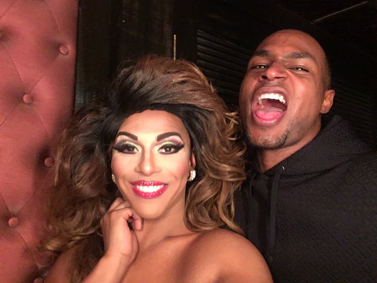 Whitney Houston We Have a Problem tweet media