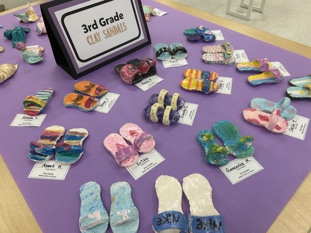 I was so proud to see so many of my students’ hard work displayed through their pieces at the GRES Art Show. So many talented artists! Thank you, Mr. Lee, for setting up and organizing a fantastic show! 🎨 #GrahamFam <a href="/artatgres/">artatgres</a> <a href="/GrahamRoadES/">Graham Road ES</a>