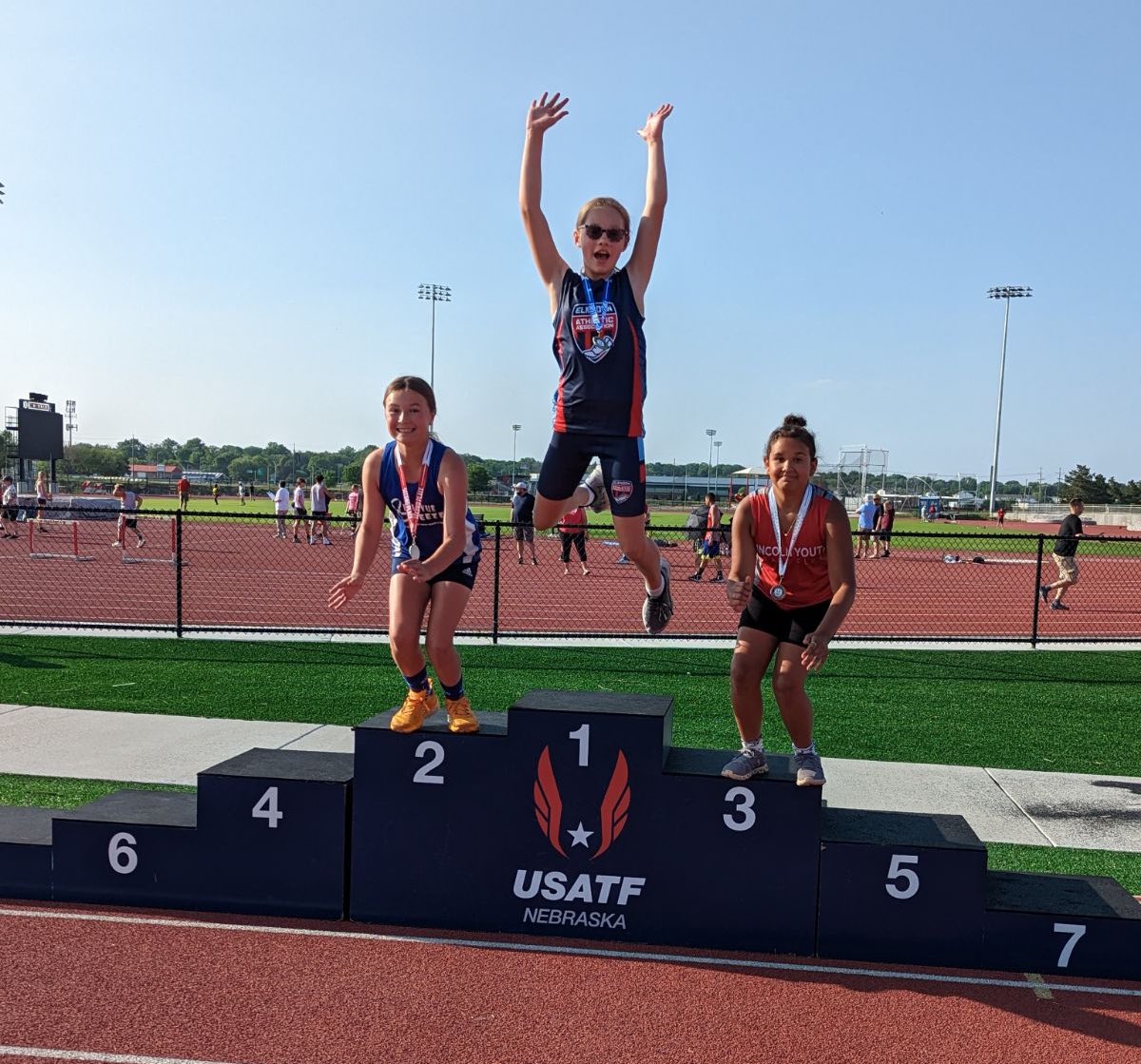 EAA_Track's tweet photo. First place gold medal in girls 11-12 javelin for Lucy Jager! #usatf #javelin #trackandfield #usatfnebraska #JO https://t.co/MSBtUe8UqF