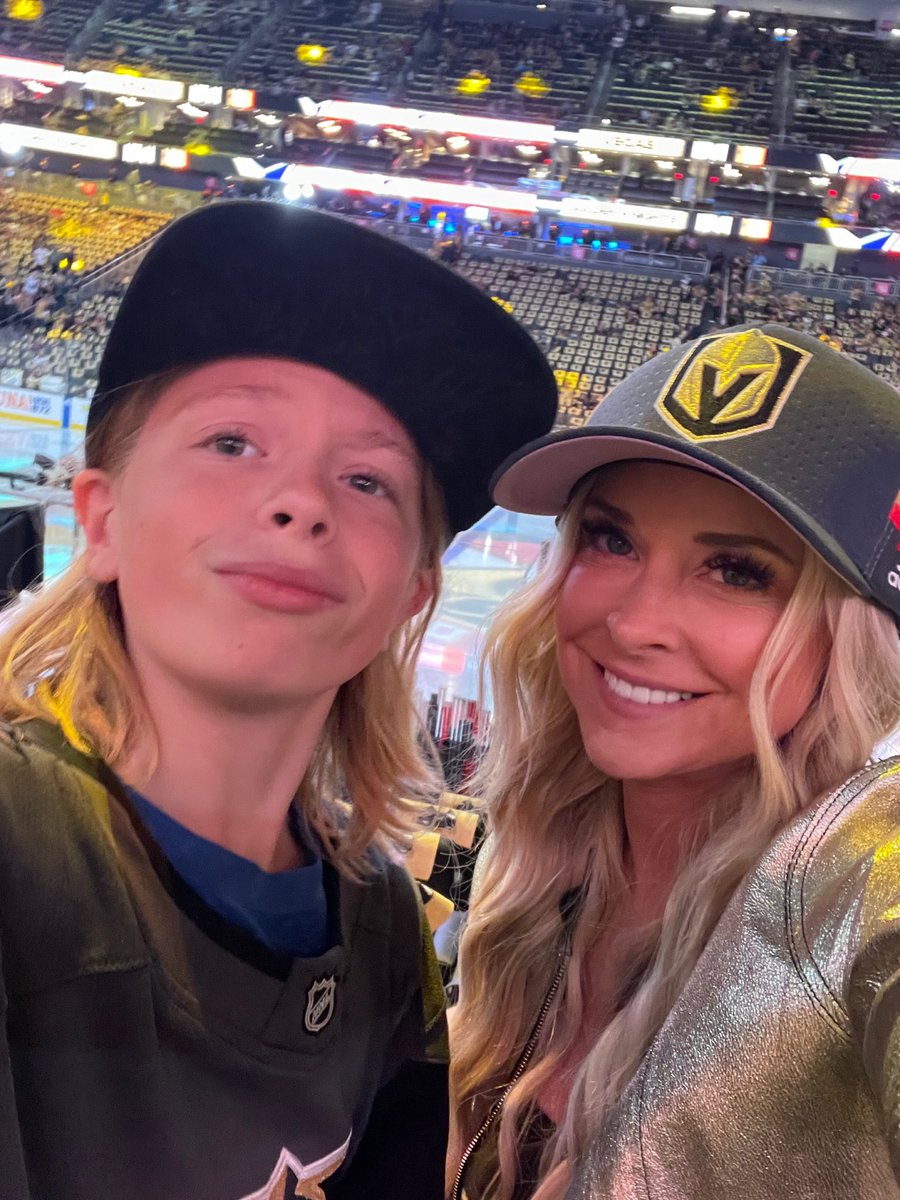 kricket_71's tweet photo. #UKnightTheRealm #VegasGoldenKnights #vegasborn #StanleyCupFinals #GoKnightsGo https://t.co/bPOSofhnZF