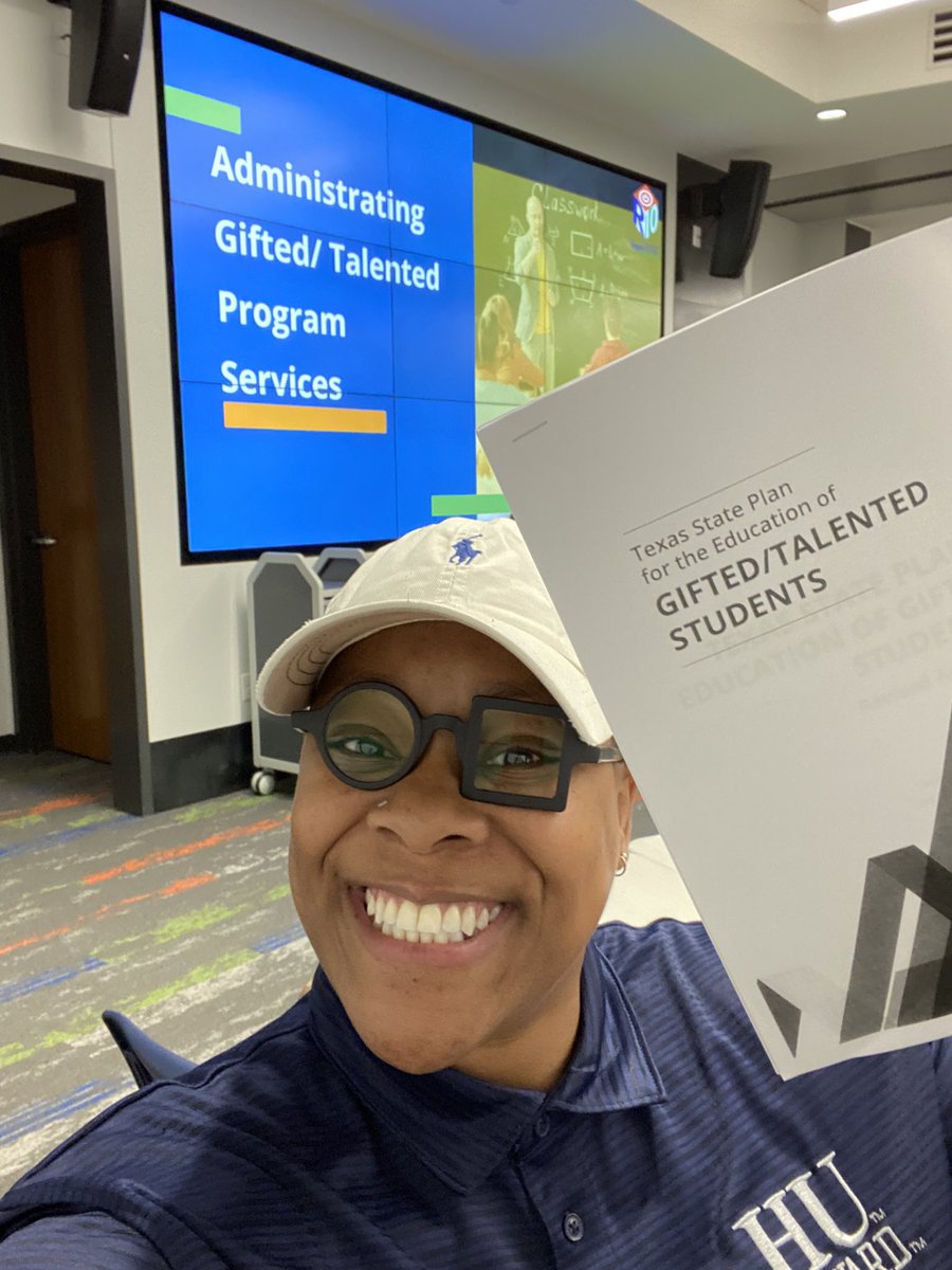 Candace Moffitt tweet media